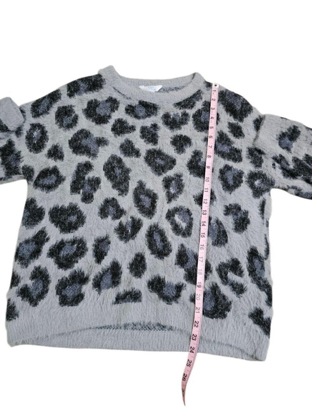 Time And Tru Women L 12-14 Fuzzy Animal Print Sweater Gray Black Statement Knit - Picture 6 of 7
